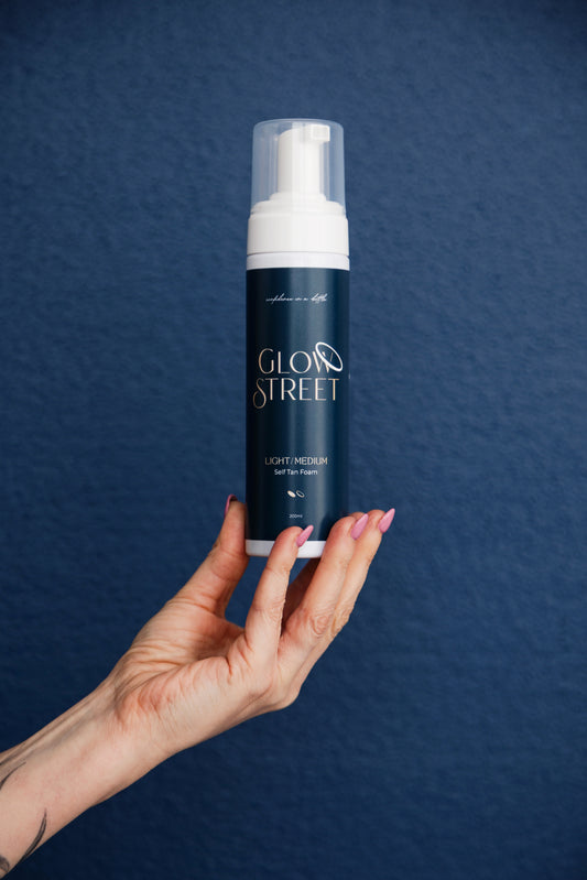 SELF TAN FOAM - LIGHT/MEDIUM image 1