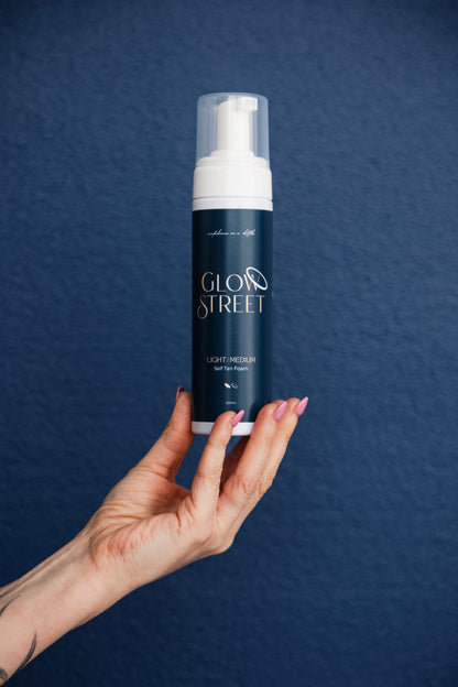 SELF TAN FOAM - LIGHT/MEDIUM image 1
